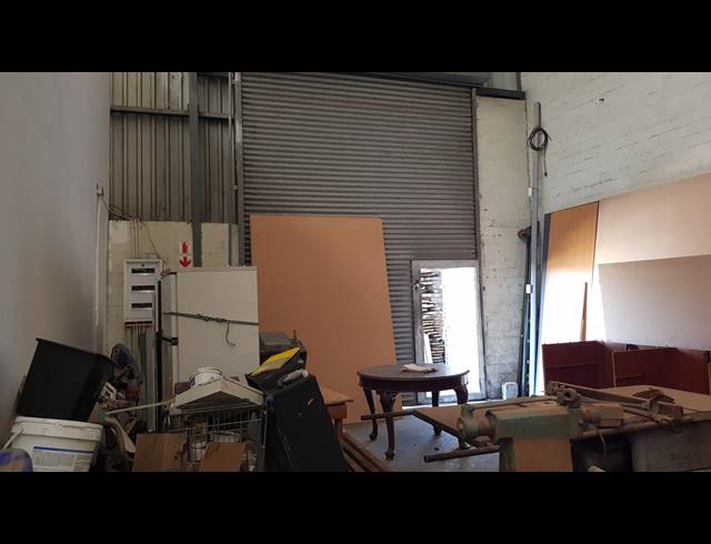 450M² FACTORY TO LET IN TRIANGLE FARM